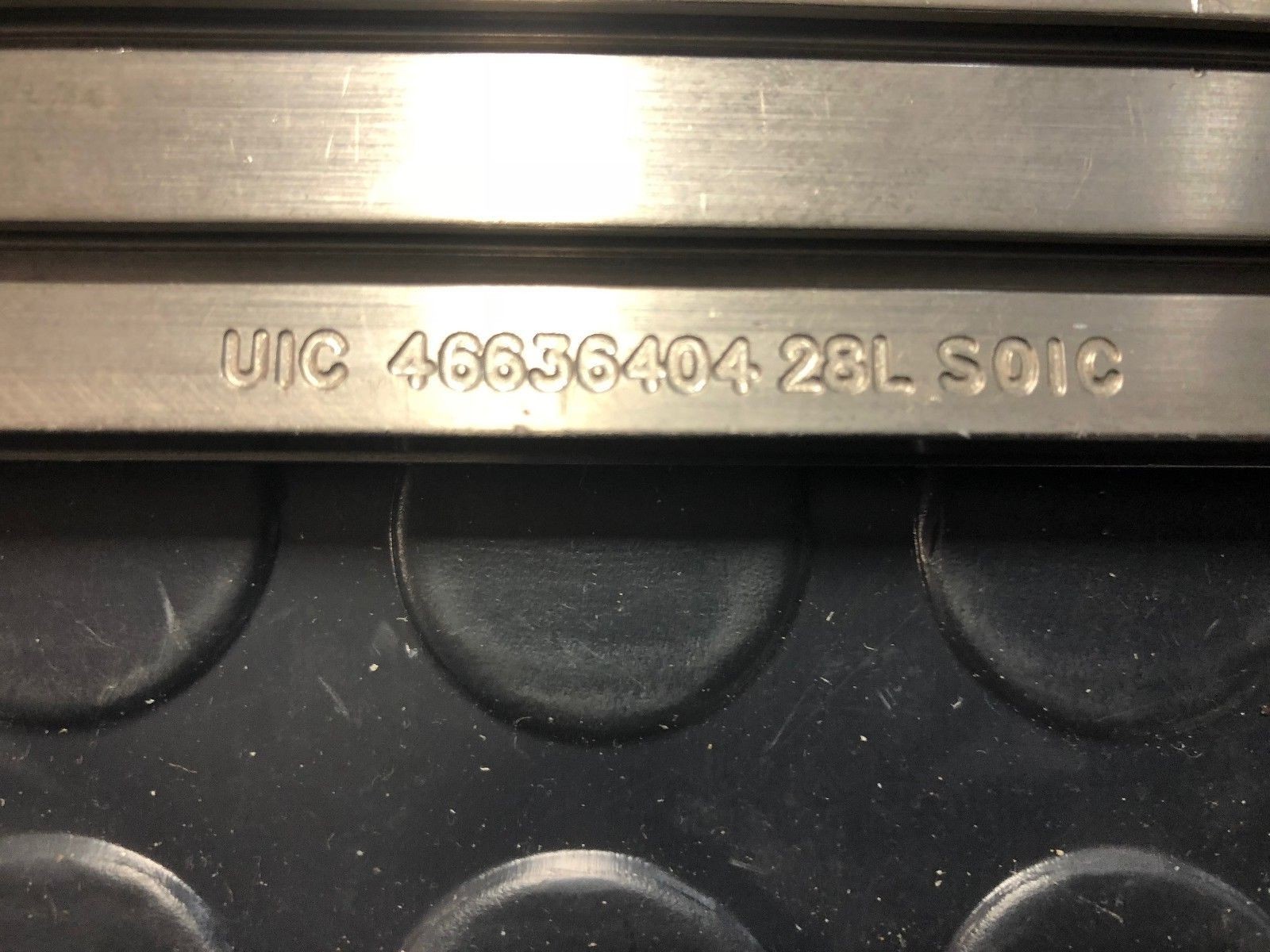 Universal Instruments Vibratory 28L PIN SOIC Track Assembly 46636404
