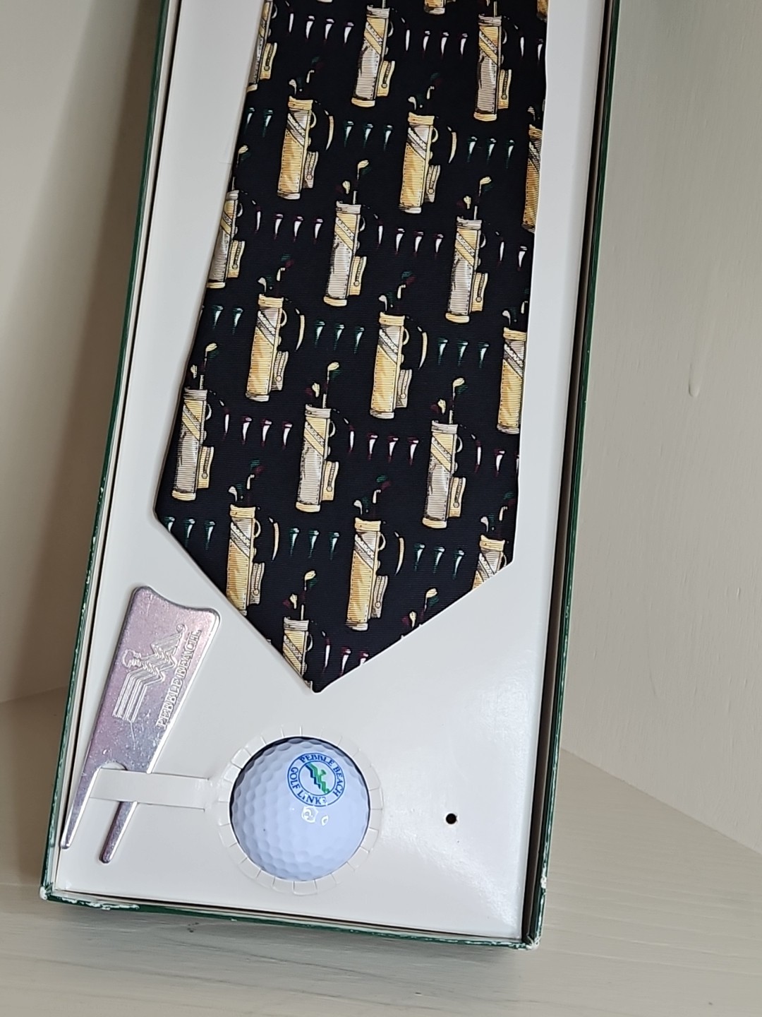 Pebble Beach Accessories  I Silk Tie I Golf Ball And 1 Divot Tool