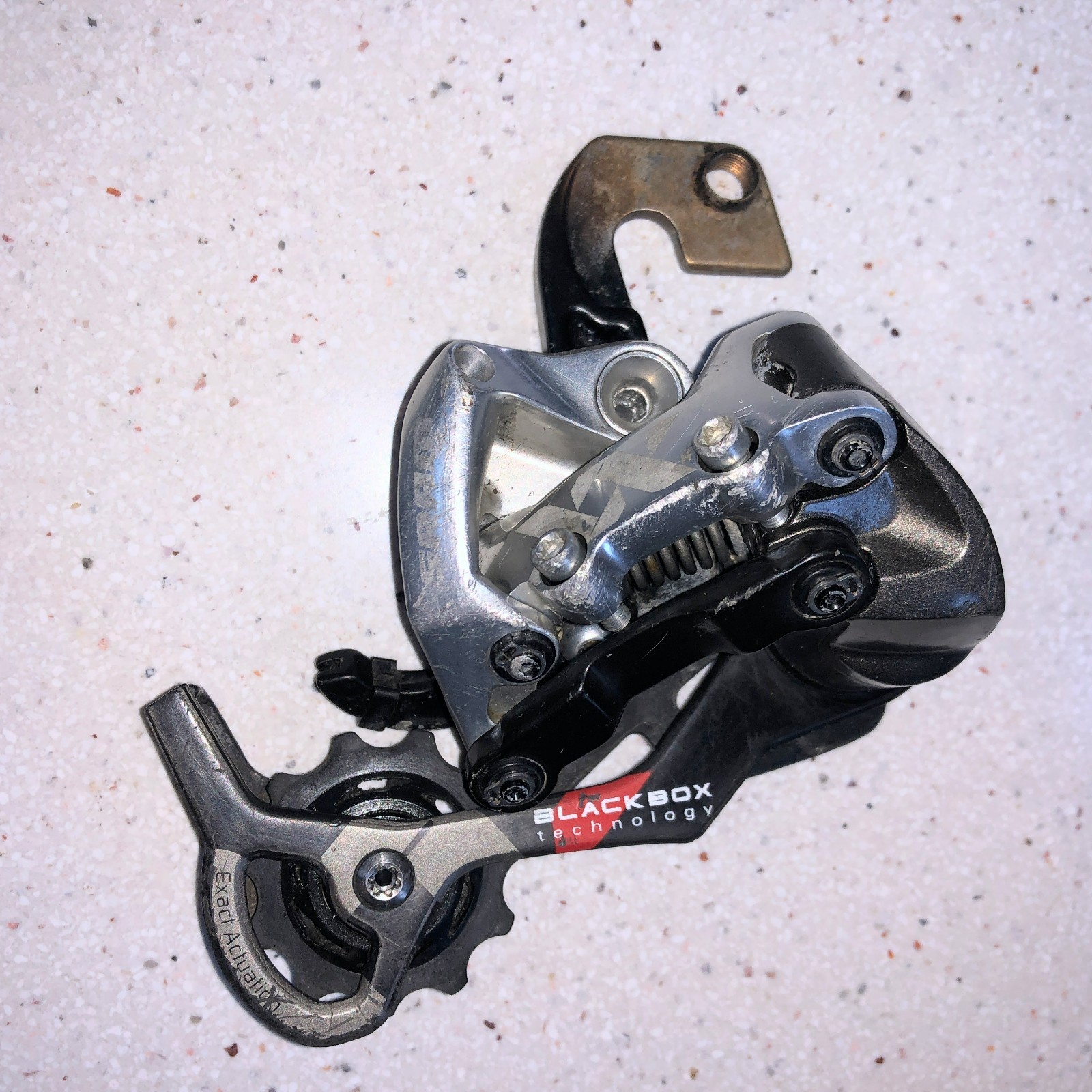 Sram XX 10/11-speed 1:1 actuation rear derailleur BlackBox carbon S-Works Hanger