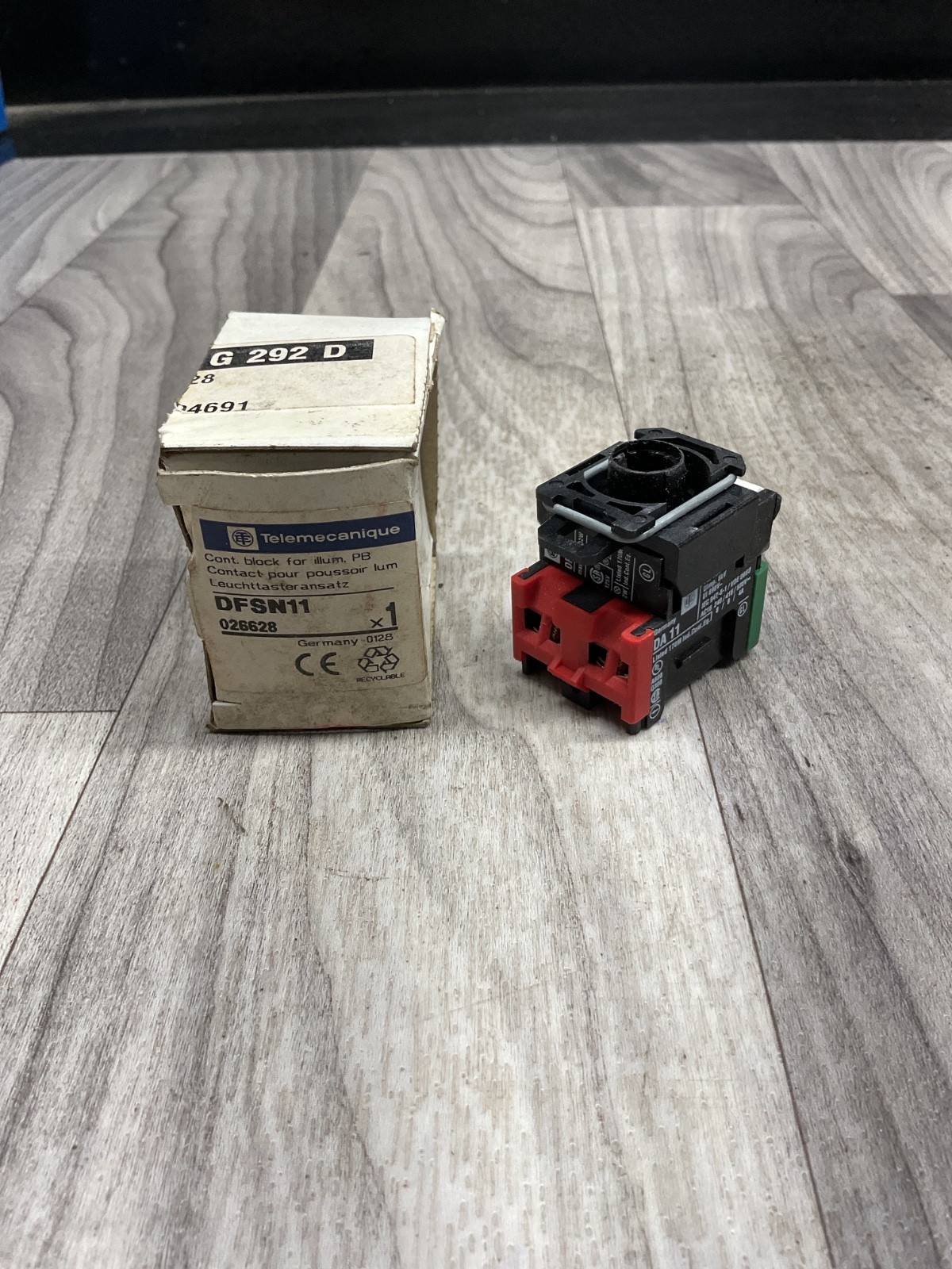 TELEMECANIQUE DF-SN11 CONTACT BLOCK DA11 #4012F147SI