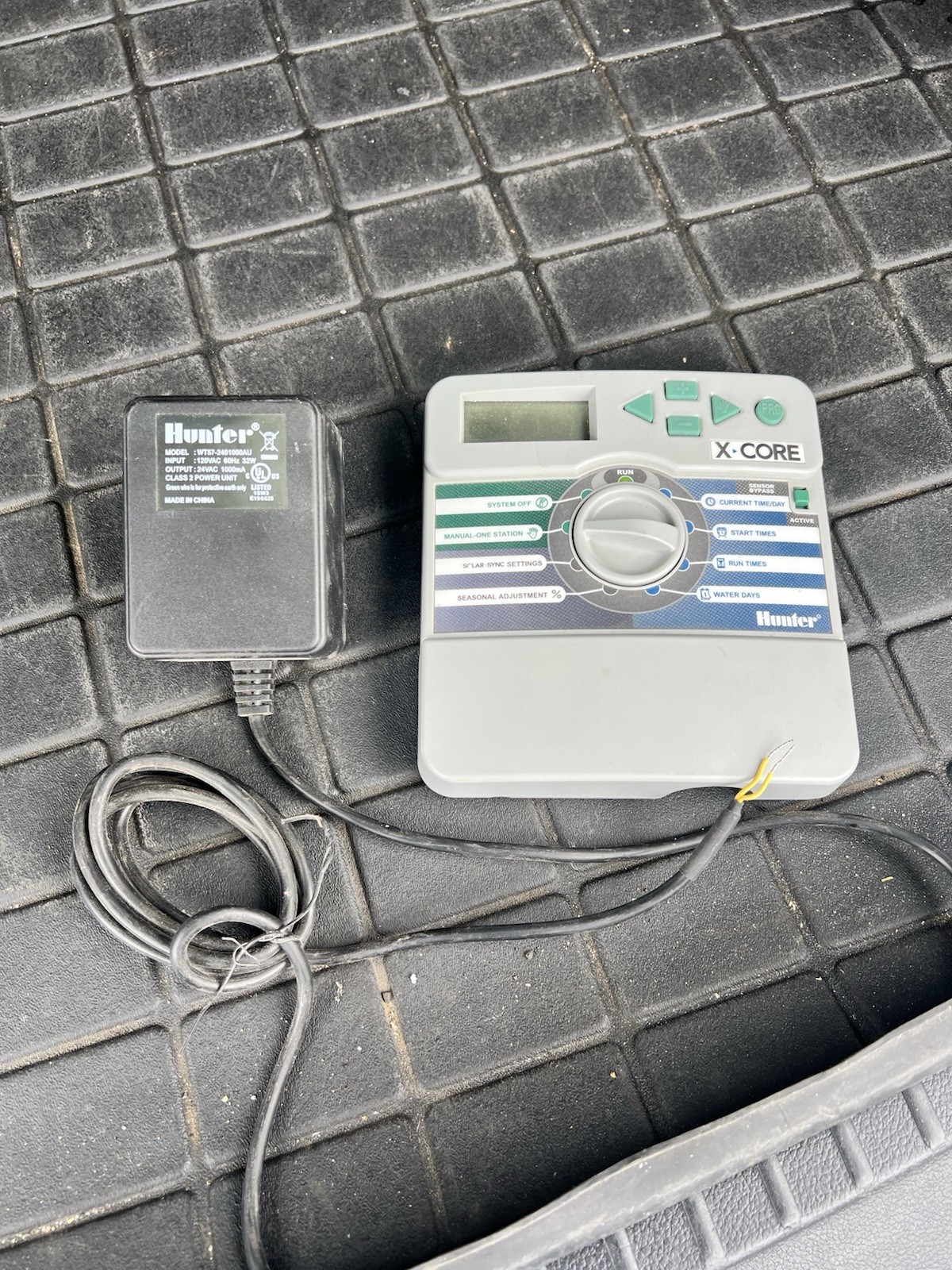 Hunter Sprinkler XC400i X-Core 4-Station Indoor Irrigation Controller w/ Cord
