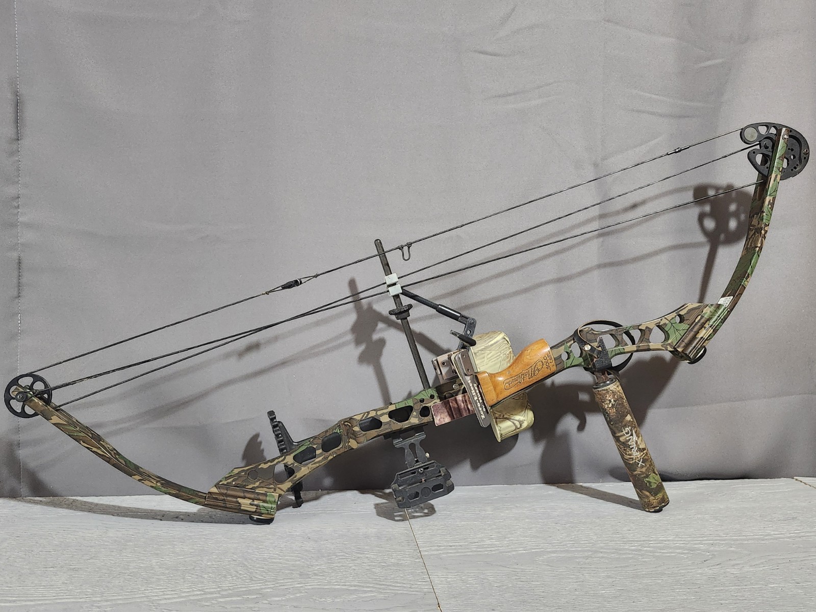 Mathews Rival Pro Compound Bow Right Hand Solo Cam w/ X-Ring