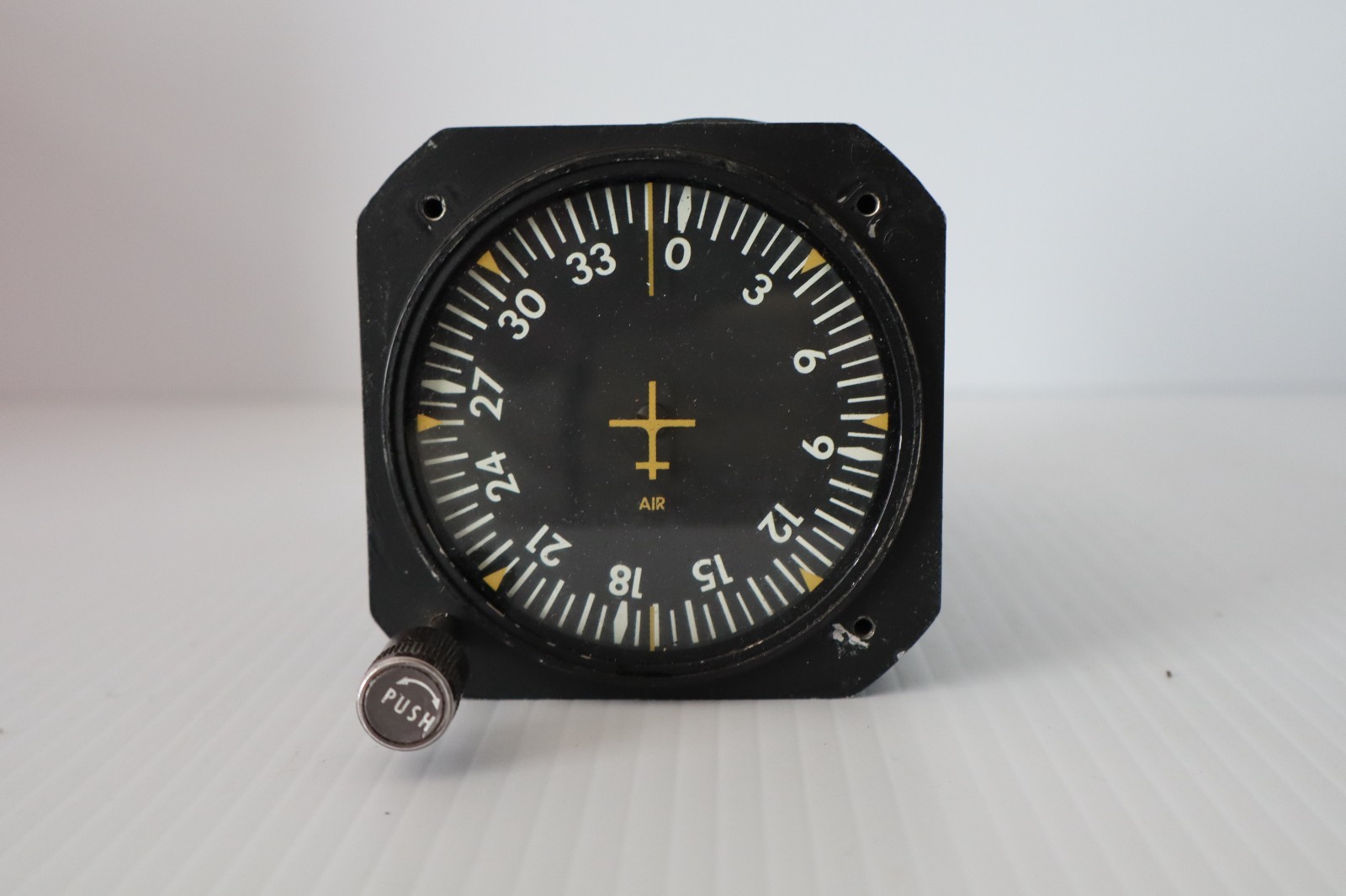 AIM 210-5A Directional Gyro 505-0023-907