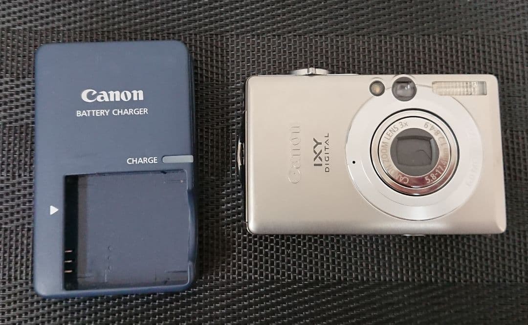Canon IXY DIGITAL 70 Compact Digital Camera Tested with Minor Wear