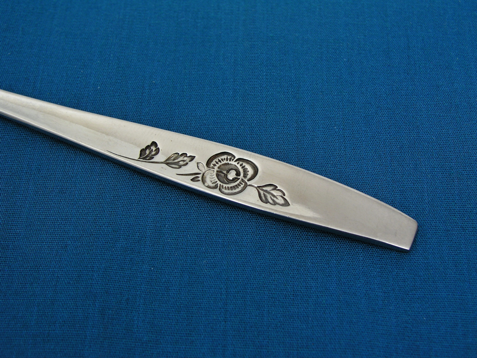 S.S.S. ONEIDA - OUR ROSE - 6" SUGAR SPOON - EXCELLENT