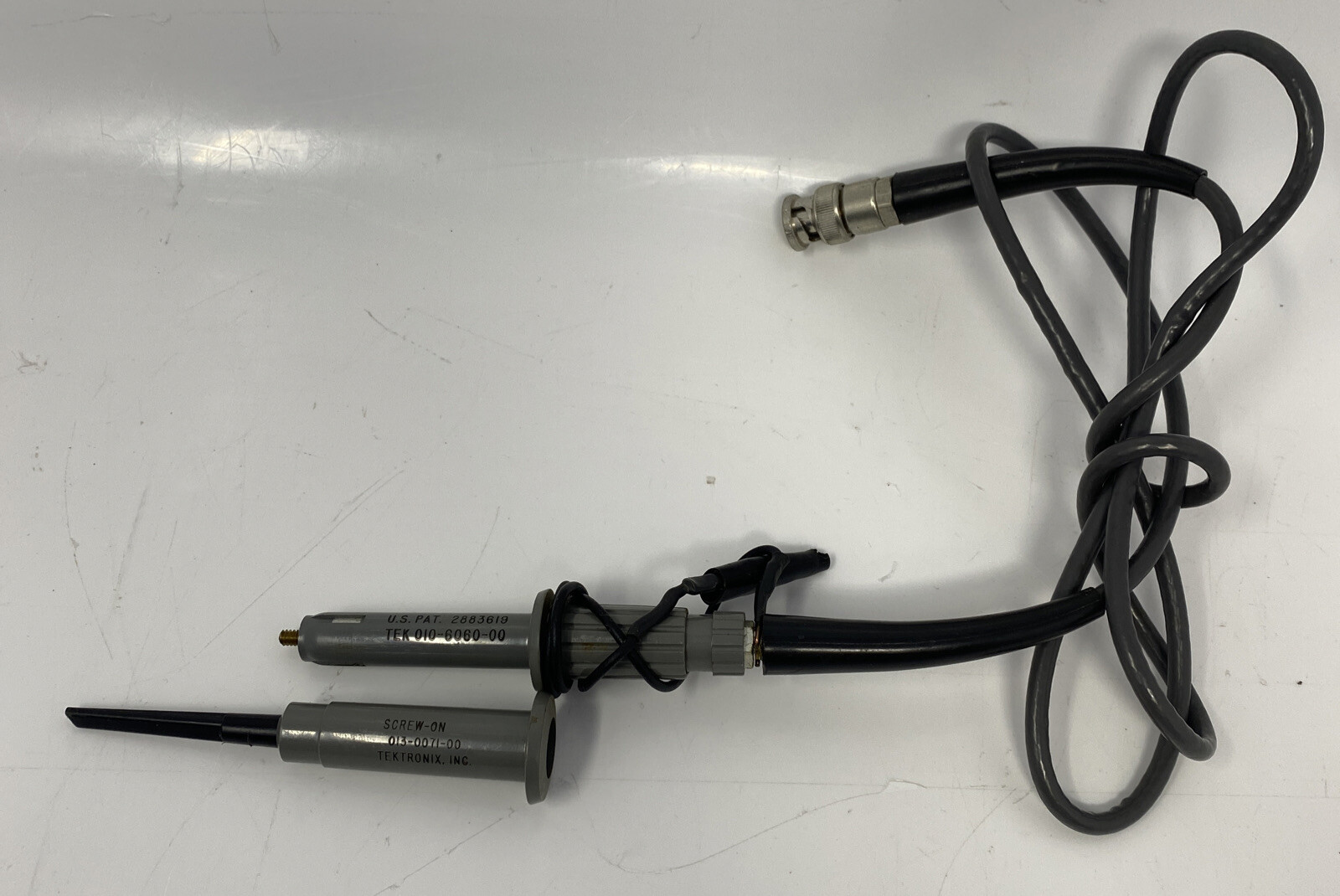 Tektronix P6060 Passive Voltage Probe OEM W Screw On Tip 013-0071-00