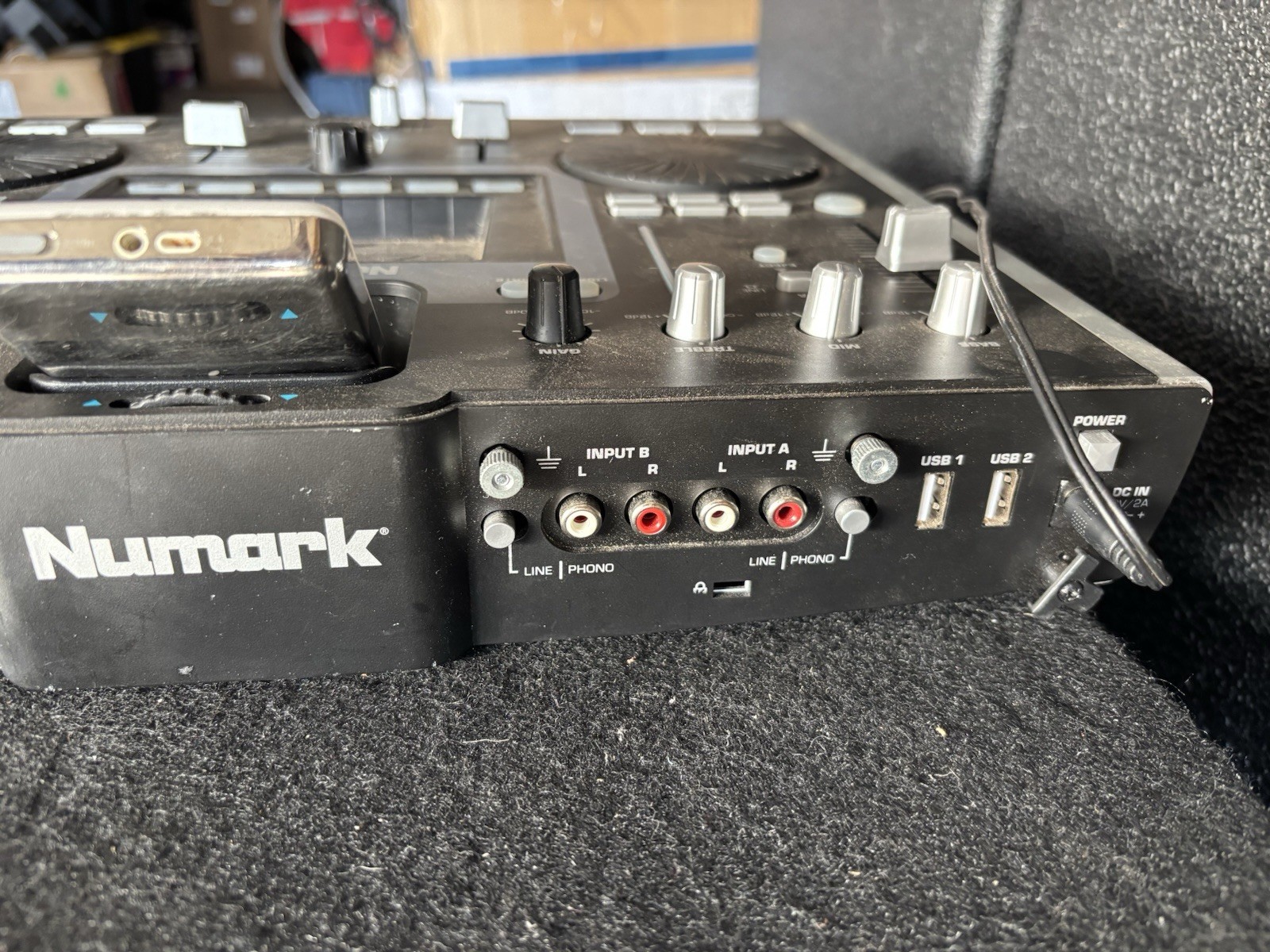Numark iDJ2 DJ Mixing Console Compatible with iPod Mobile DJ System - TESTED