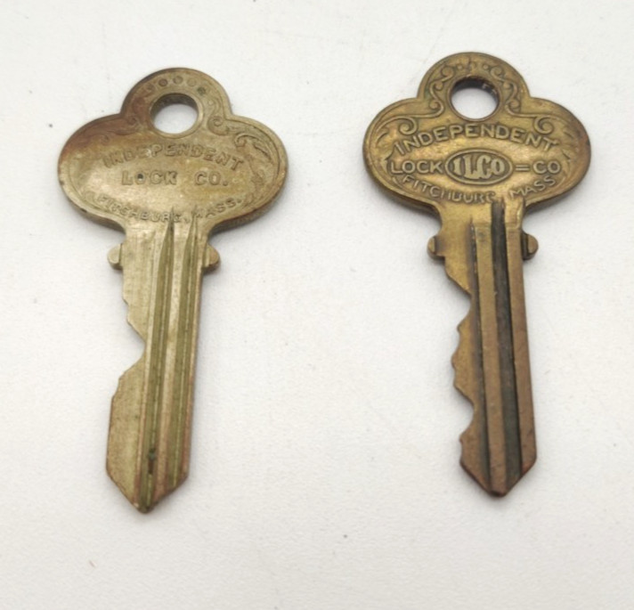 2 Vintage Independent Lock Co ILCO Fitchburg Mass. USA 1001 EN Ornate Keys