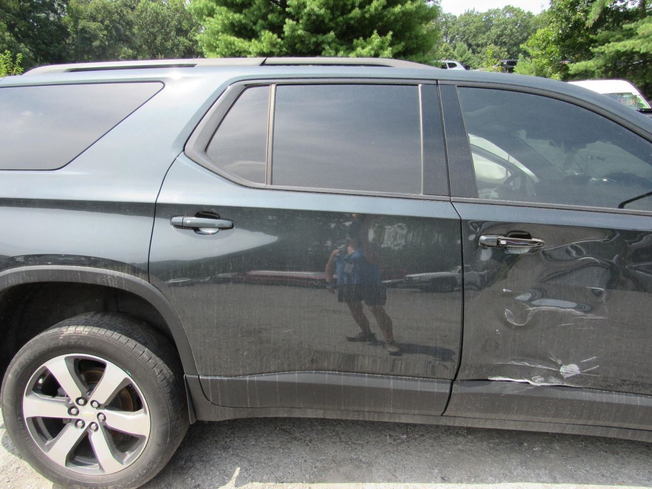 TRAVERSE 2021 Glove Box 1070049