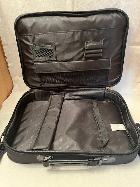 Icon Black 17" Notebook Computer Case With Shoulder Strap Pre-owned