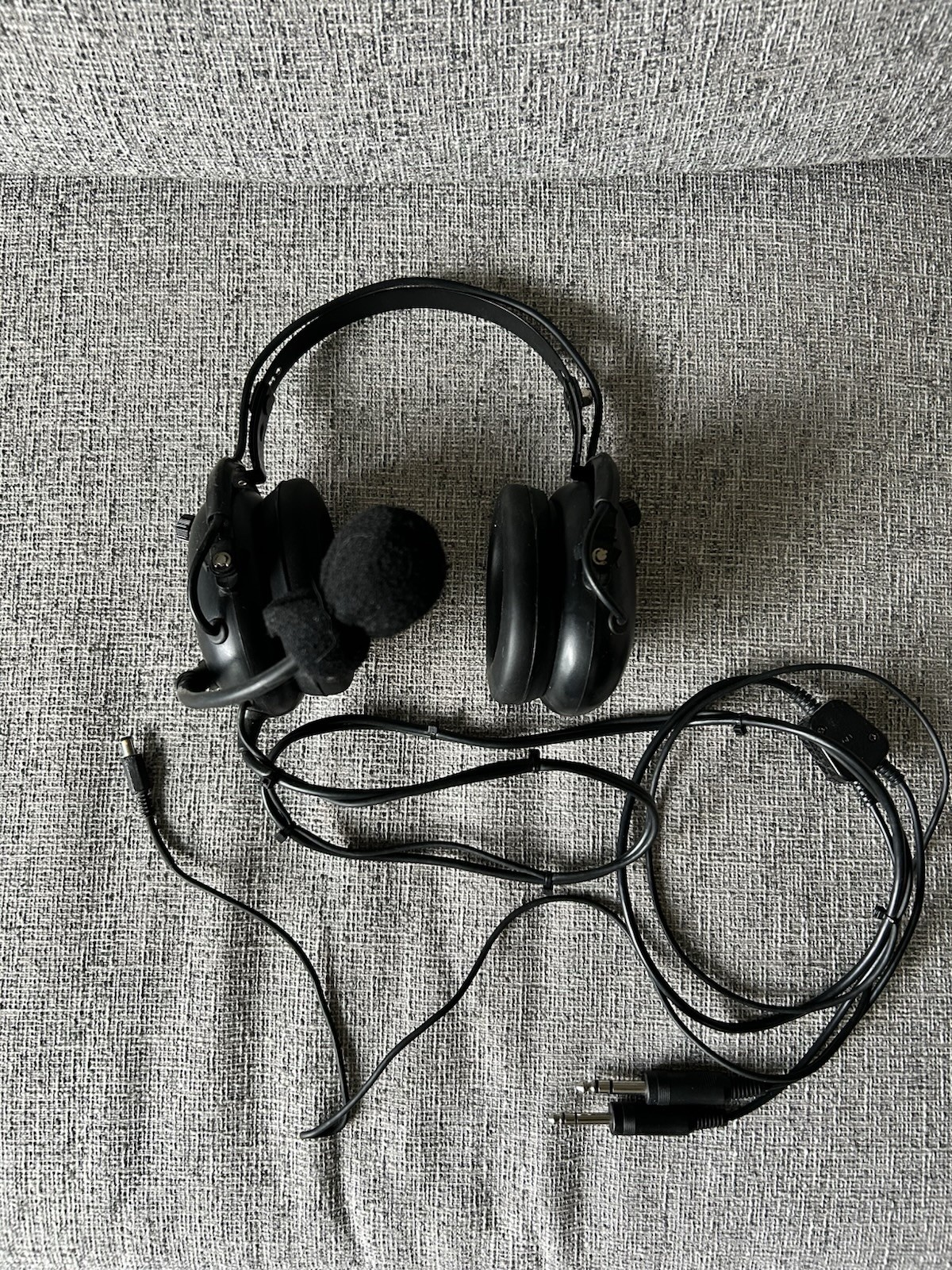 FLIGHTCOM  BLACKHAWK 5DX  AVIATION HEADSET  NICE CONDITION
