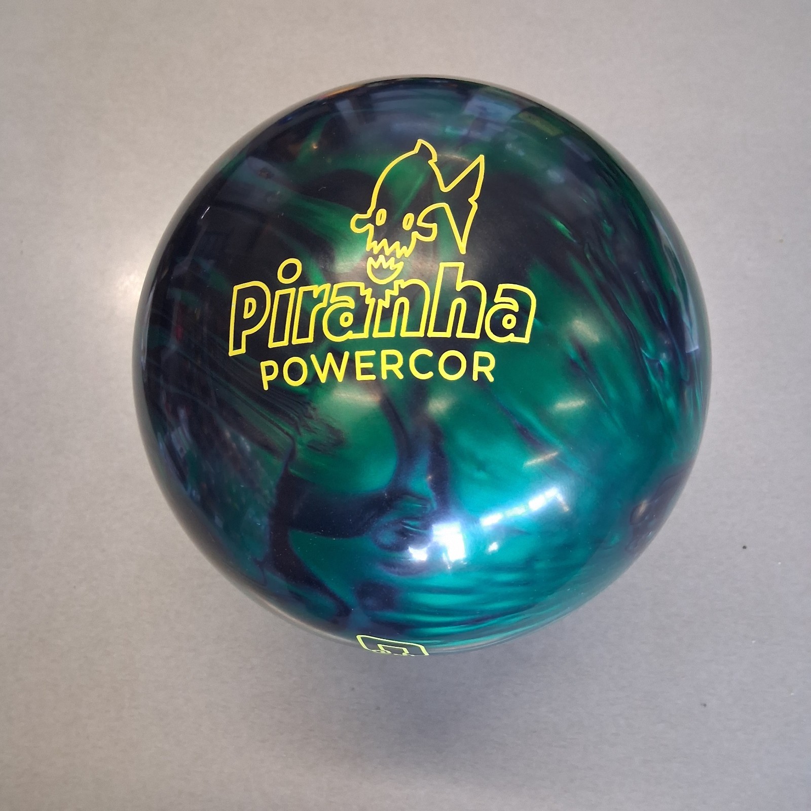 Columbia 300 Piranha PowerCOR Pearl BOWLING ball 16 lb new in box   #209