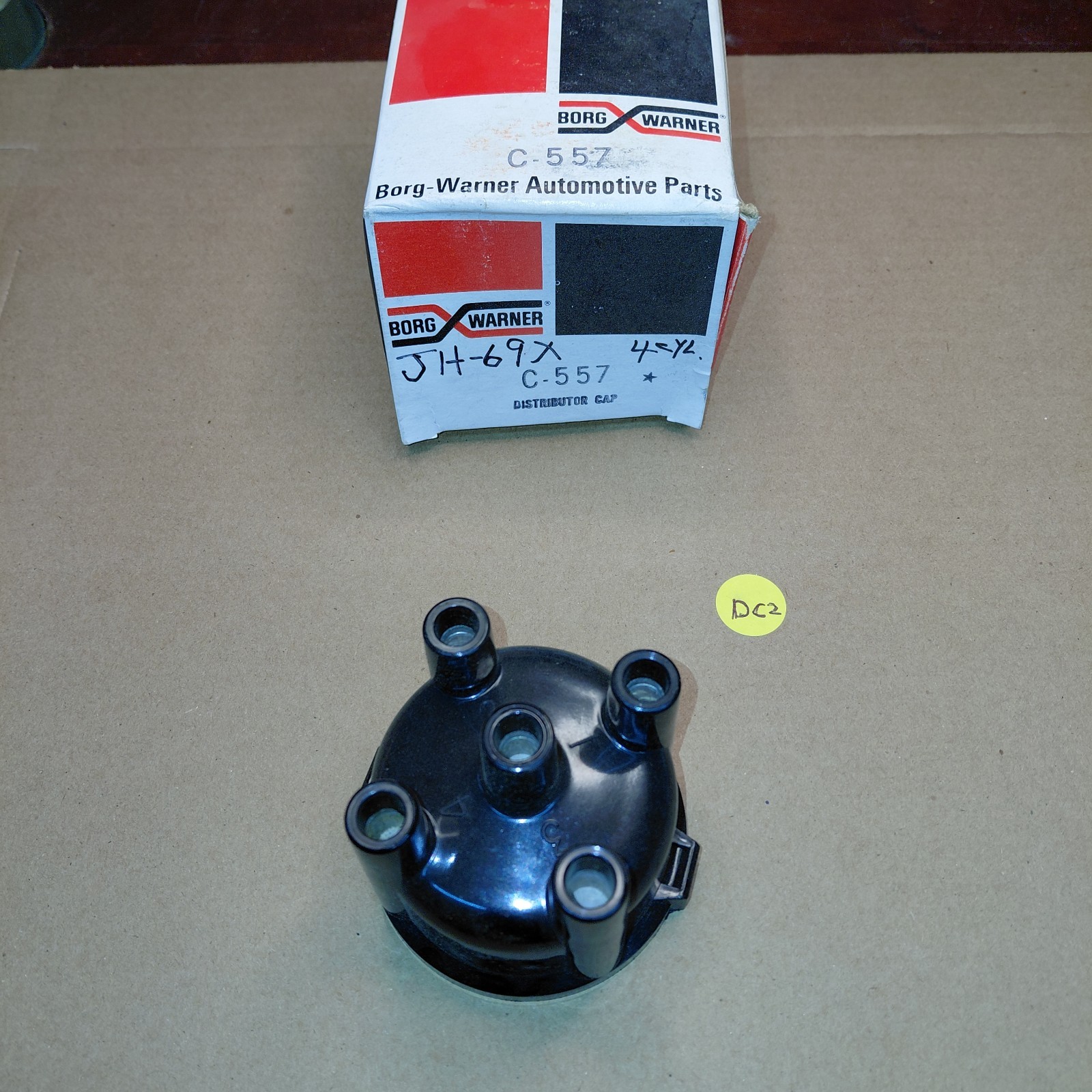 Borg Warner Distributor Cap C-557