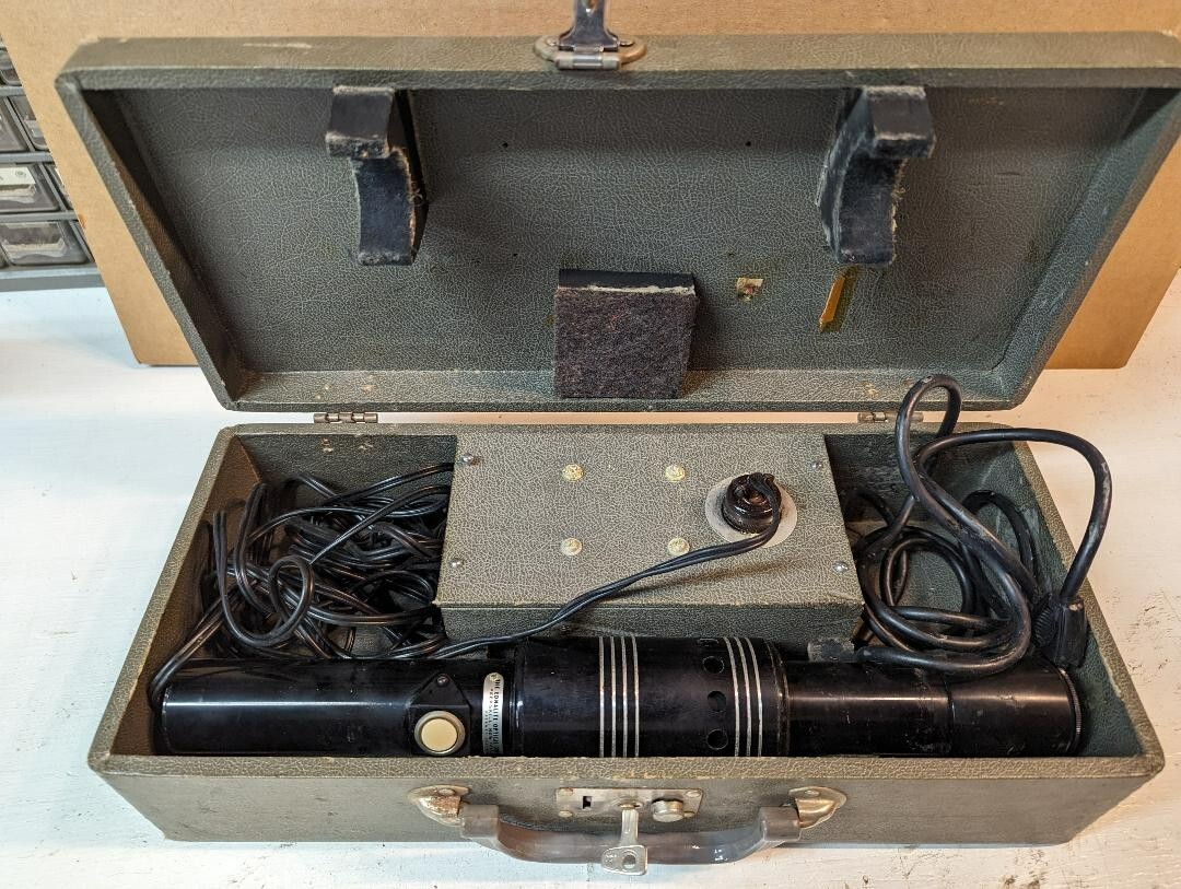 Vintage Ednalite Electronic Projector Pointer Model 120A Great working condition