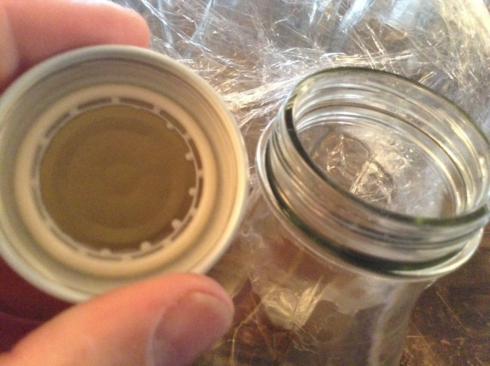 clear glass bottles with screw on lids