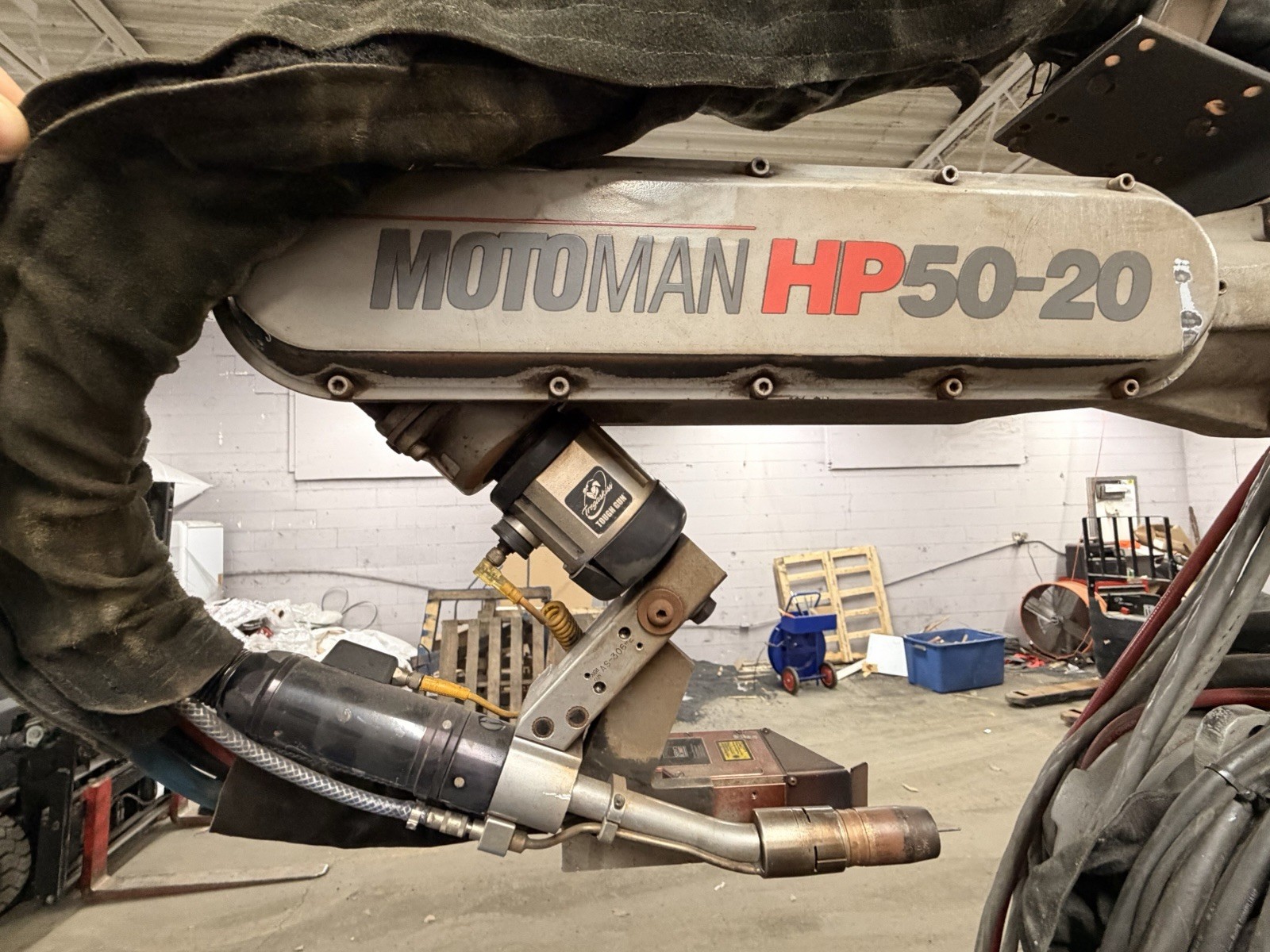 MOTOMAN HP50-20 Welding Robot NX100 Control