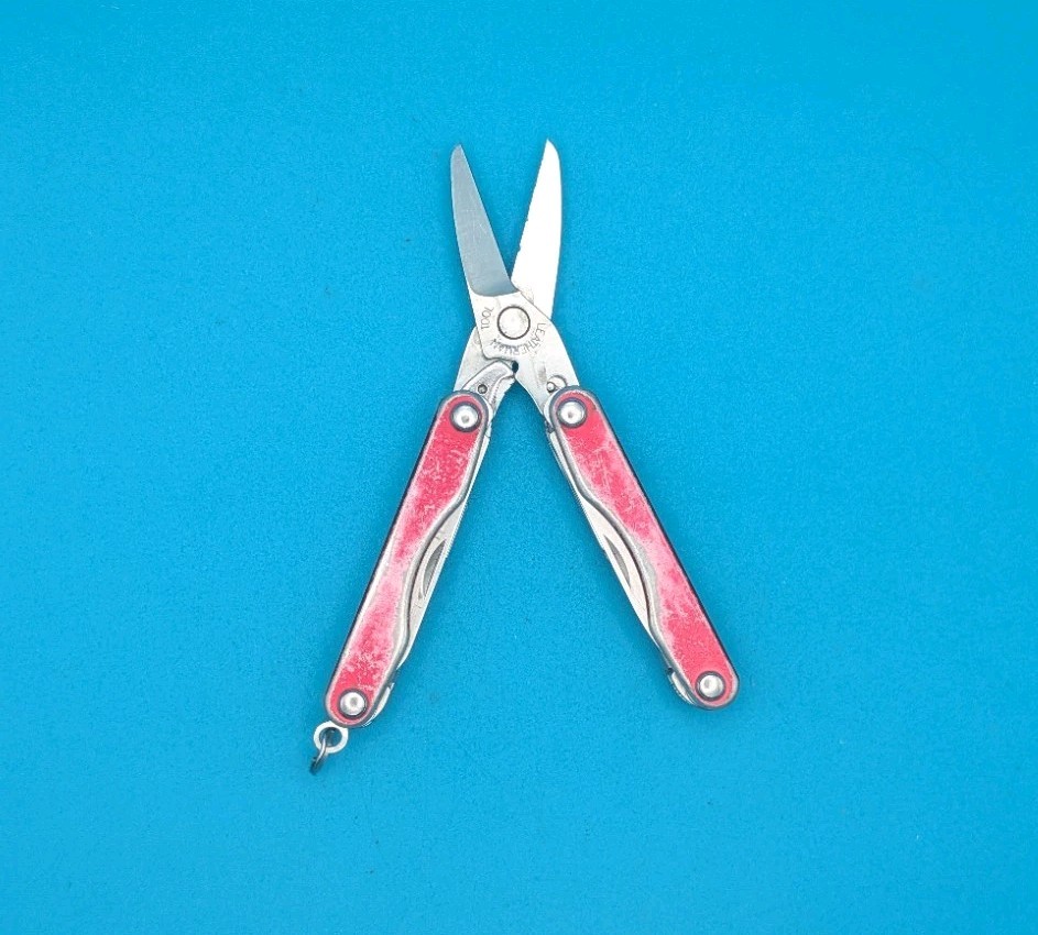 Leatherman Squirt S4 Multi-Tool, Key Ring, Retired, RED! USED/FAIR