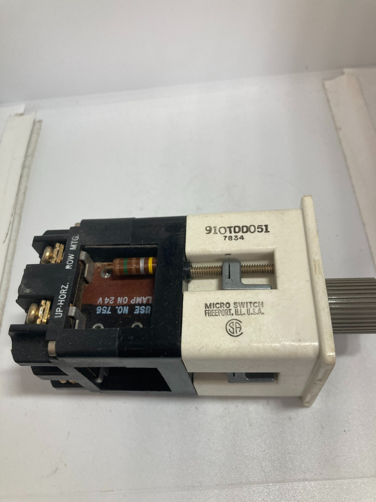 MICROSWITCH 910TDD051 MICRO SWITCH 3 POS SPRING RET FROM BOTH SIDE LAMP 24V