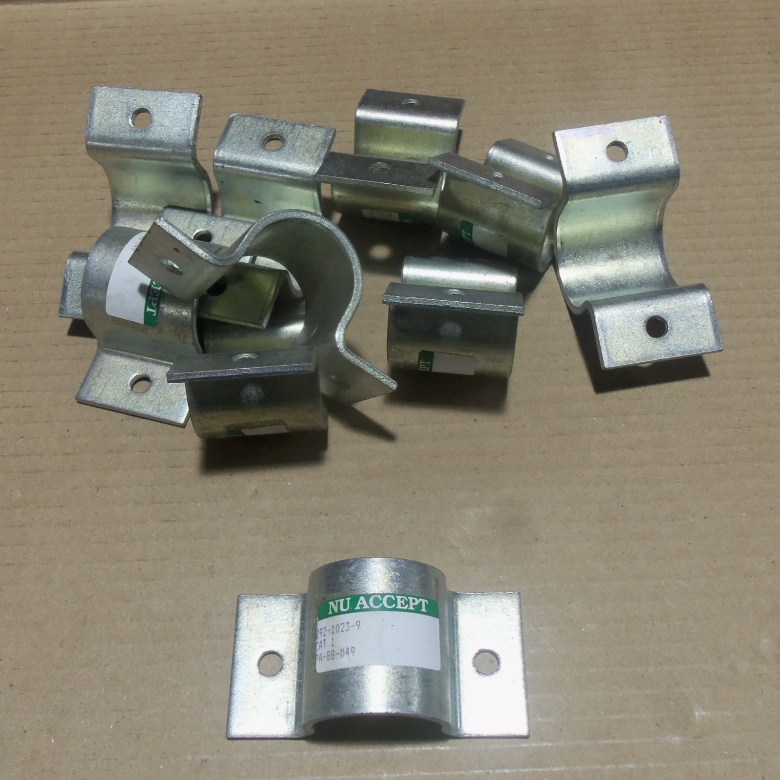 NEW LOT OF 10 NU-ACCEPT 29210239 STEEL 2-HOLE PIPE CLAMP STRAP CONDUIT HANGER AK
