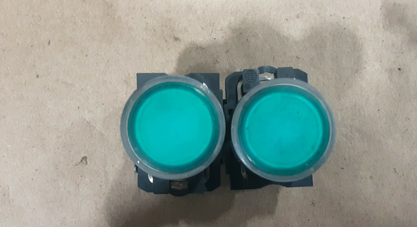 Lot of 2 Telemecanique ZBE-101 Green Push Button #2022I71