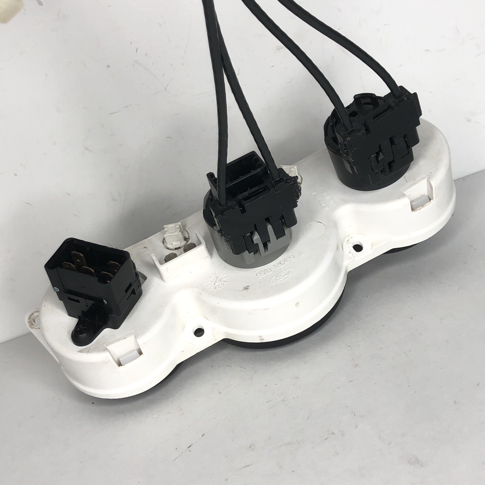 2000-2007 Ford Focus A/C Heater Climate Control Unit with Cables & Actuator OEM