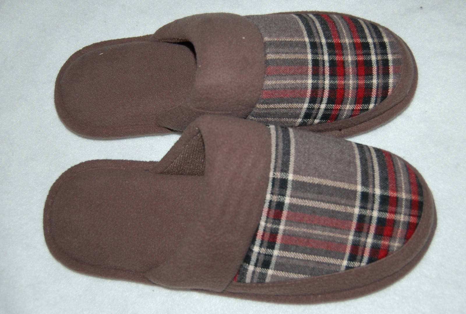 Mens Slippers DEARFOAM Brown Plaid OPEN BACK S 7-8 Padded Insoles INDOOR OUTDOOR
