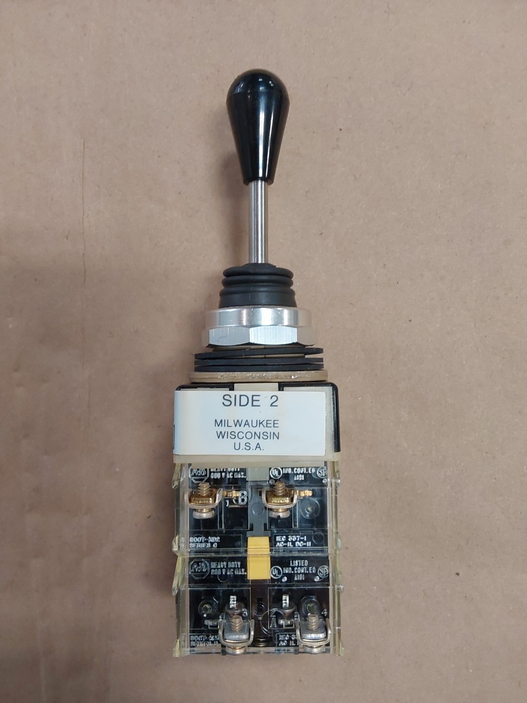 Allen Bradley 800T-T2M 2way Toggle Switch Series P