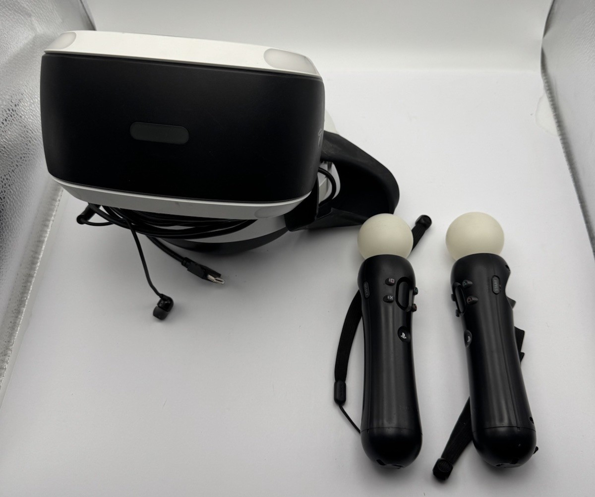 Sony PlayStation VR Headset Bundle w/ Two VR Controllers- READ DESCRIPTION