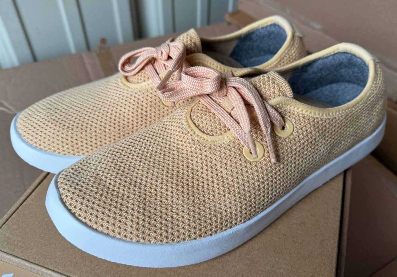 NEW ALLBIRDS TREE SKIPPER LUX BEIGE BOAT SHOES LACES YELLOW WOMENS SIZE 6
