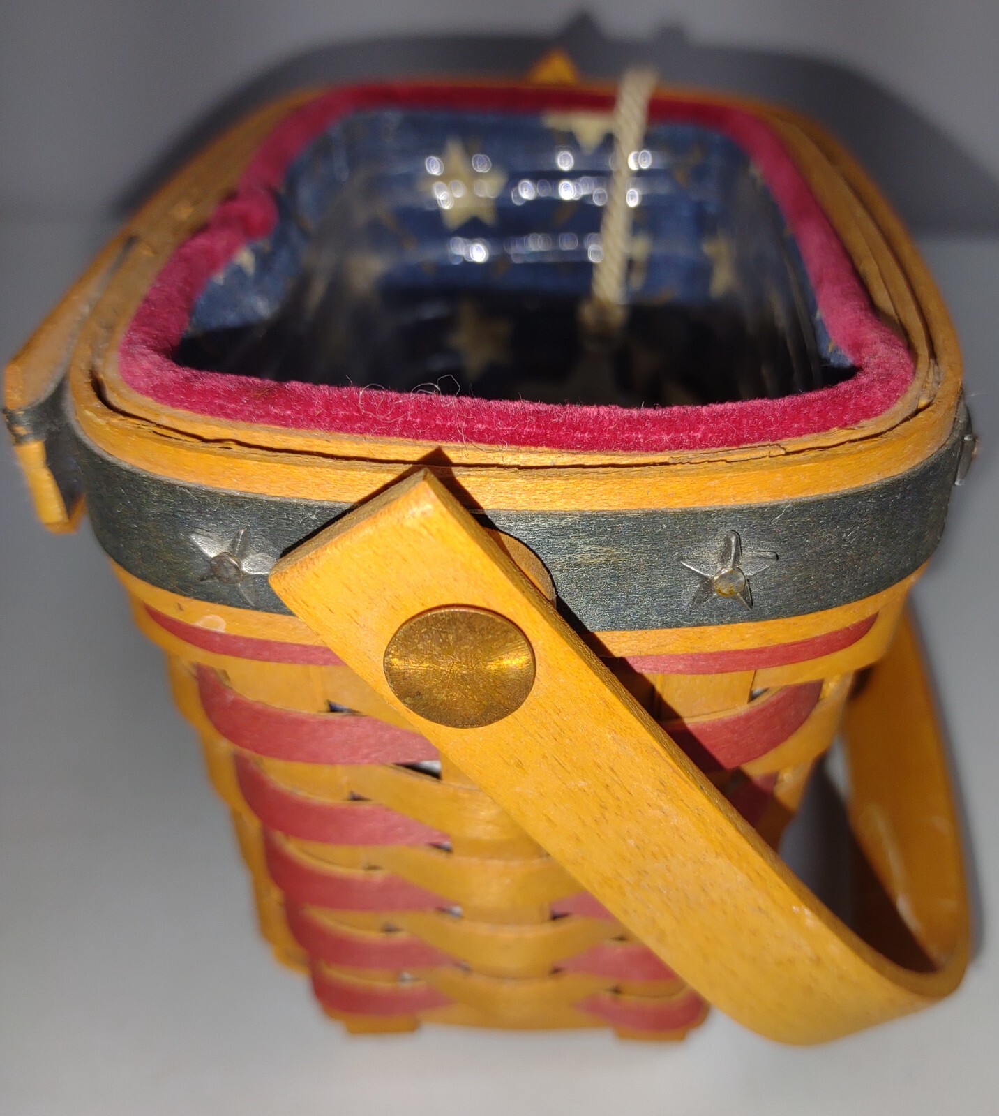 Longaberger 2001 Inaugural Basket with swinging handle