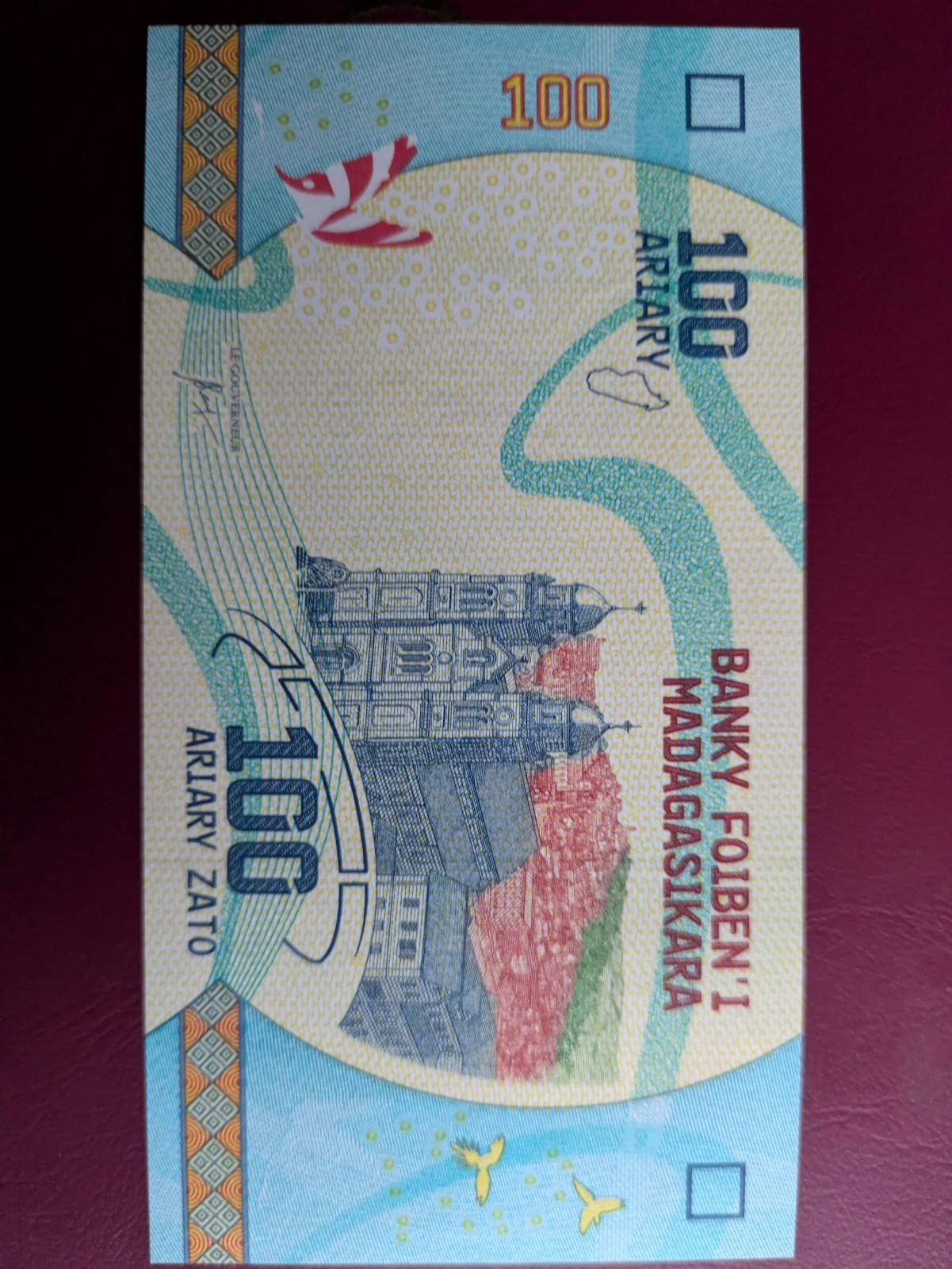 Beautiful - 100 Ariary Banknote - Madagascar - UNC- P# 97