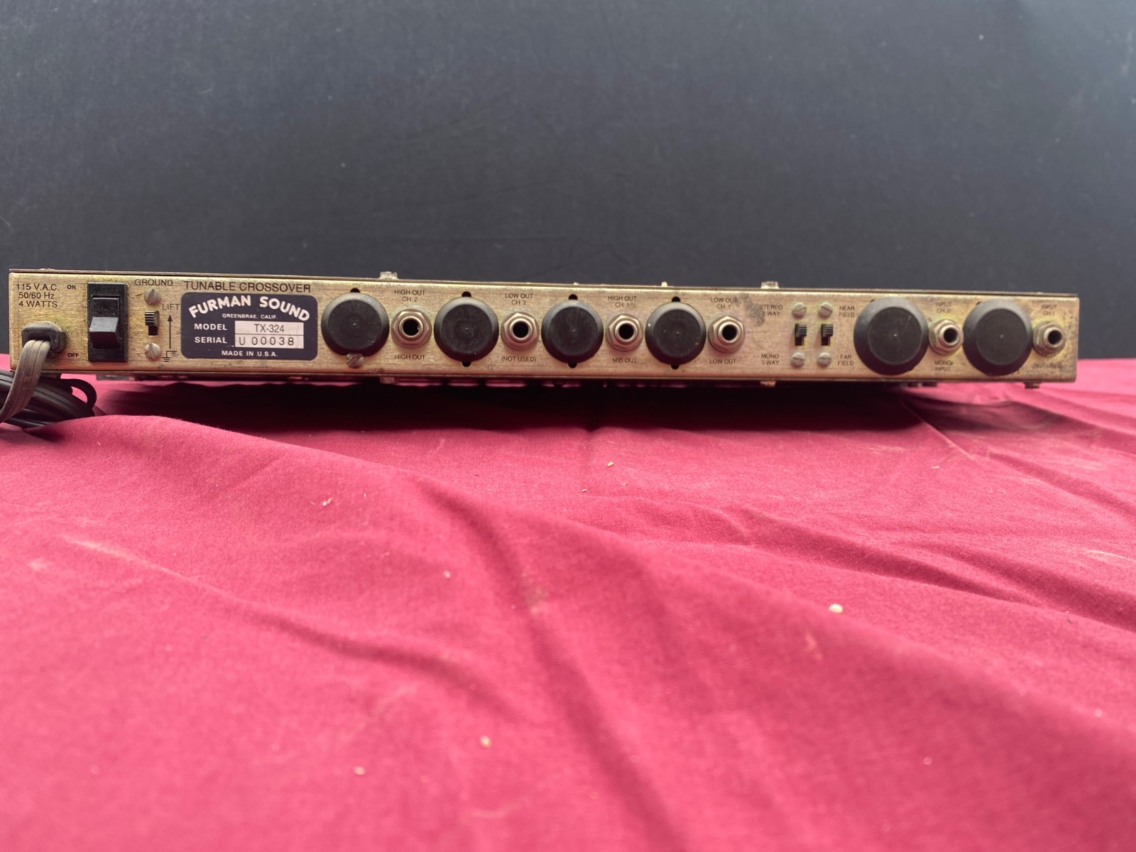 Furman TX-324 Tunable Active 2-way/3-way Crossover/Bandpass Filter