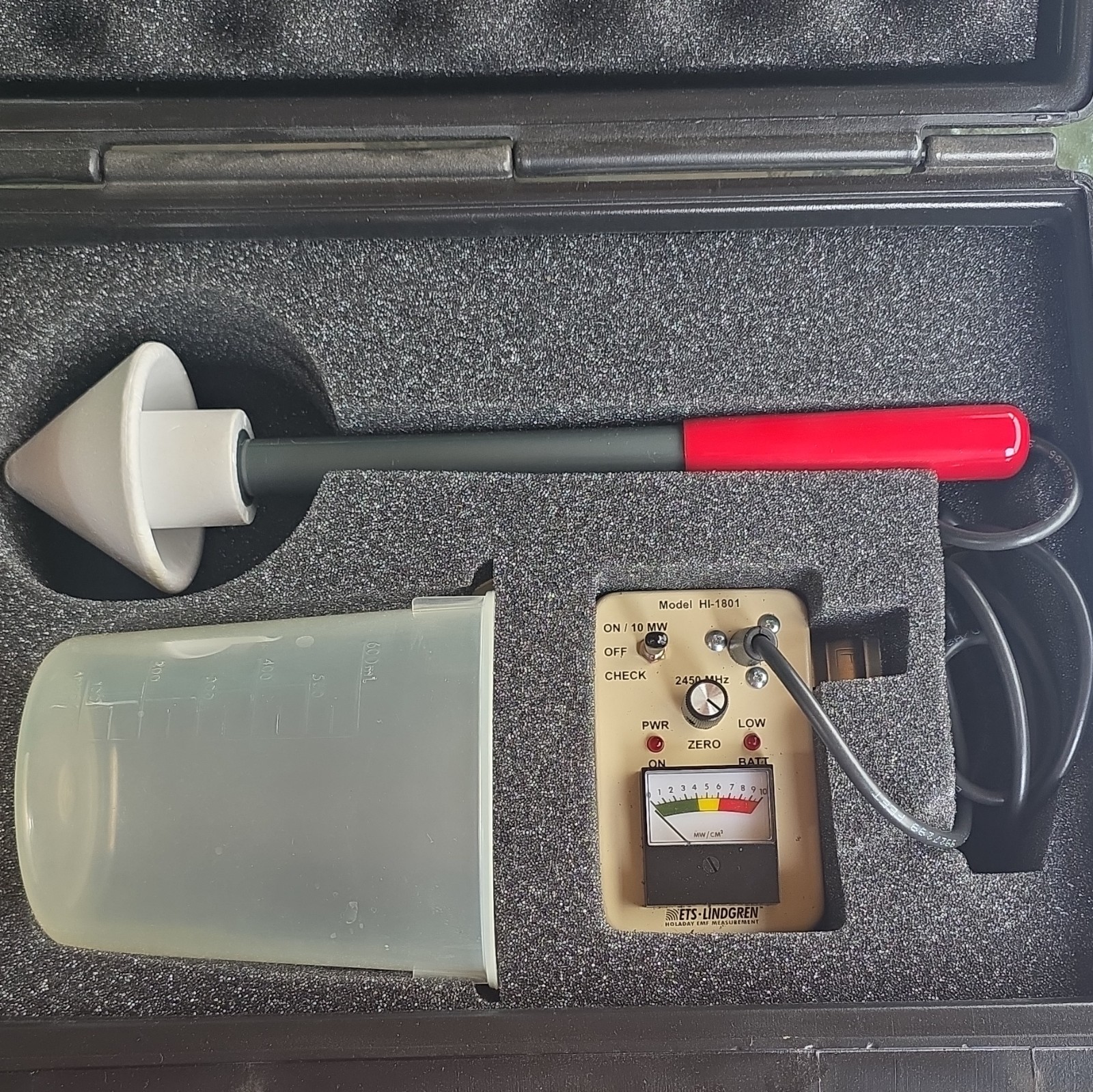 ETS-Lindgren HI-1801 RF Survey Meter Radiation Detector w/ Probe & Case