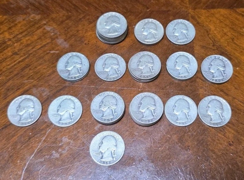 Lot of (116) Coins 90% Silver: 33 Washington Qtrs, 34 Mercury/49 Roosevelt Dimes