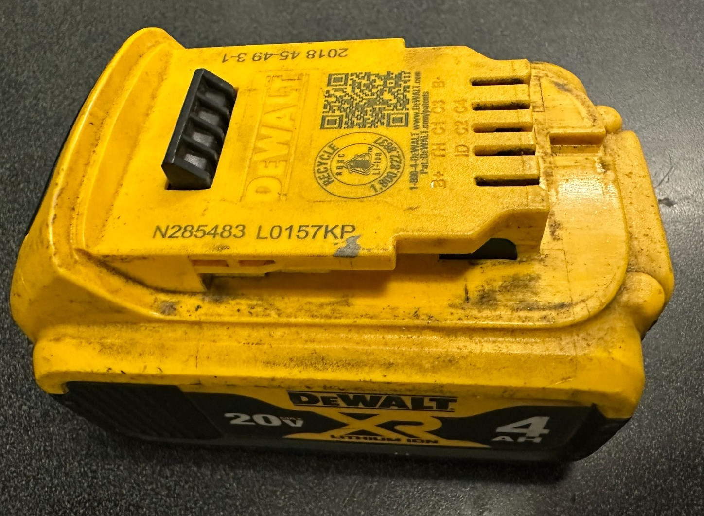 DEWALT 20V Compact Drill/Driver DCD771 W/ Battery FREE SHIPPING