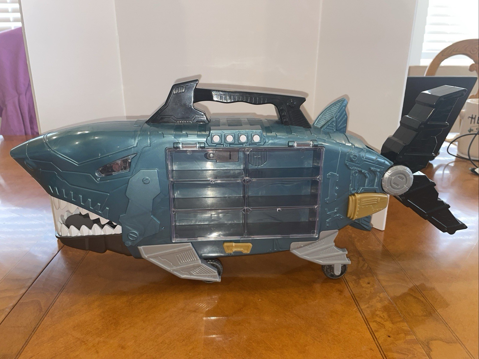 Toy Car Shark Carry Case Tested Needs Batteries.