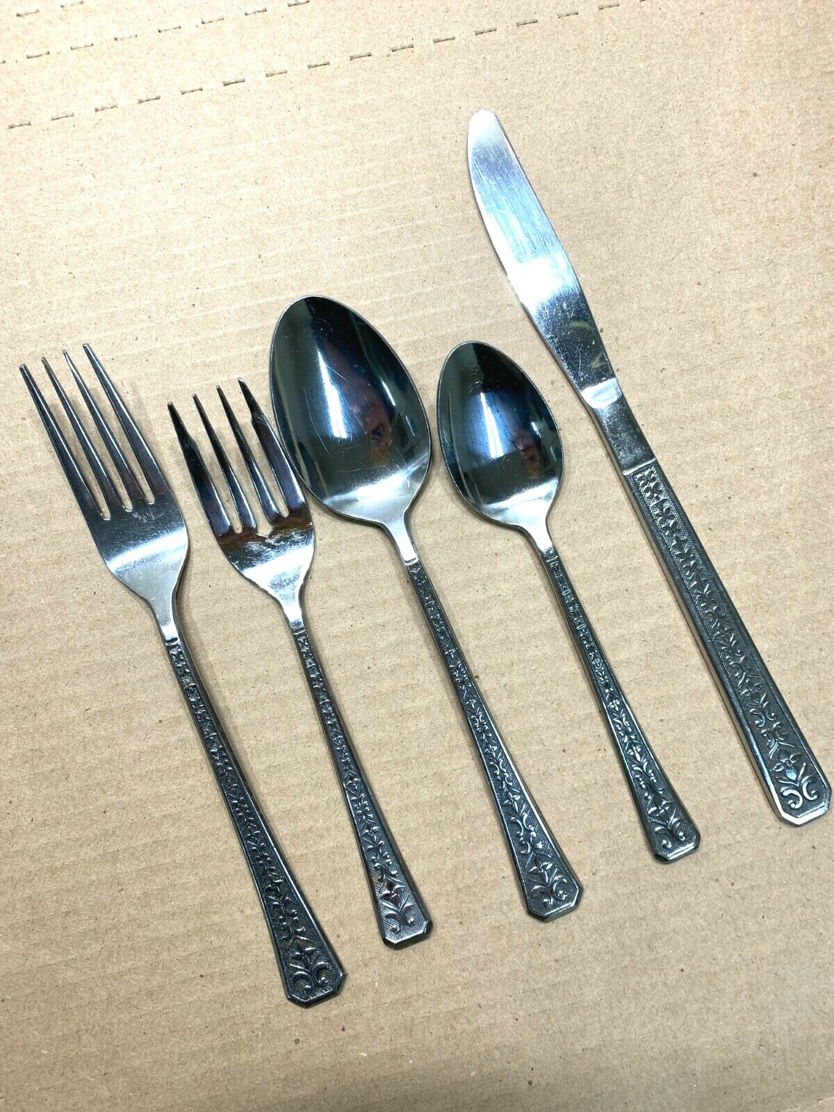 5 pc. INTERPUR Florenz 4 Petal Stainless Flatware Forks Spoons Knife