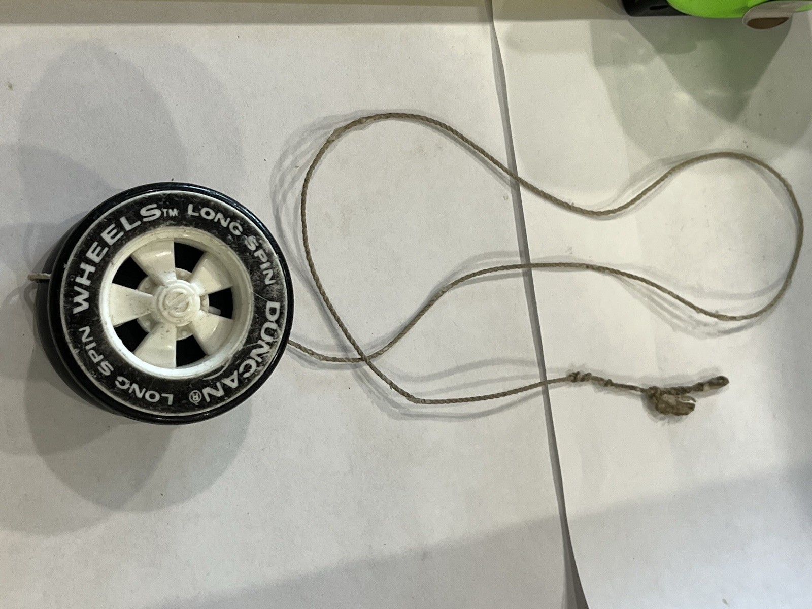DUNCAN WHEELS LONG SPIN 8 SPOKE PLASTIC YO-YO TOY VINTAGE Preowned