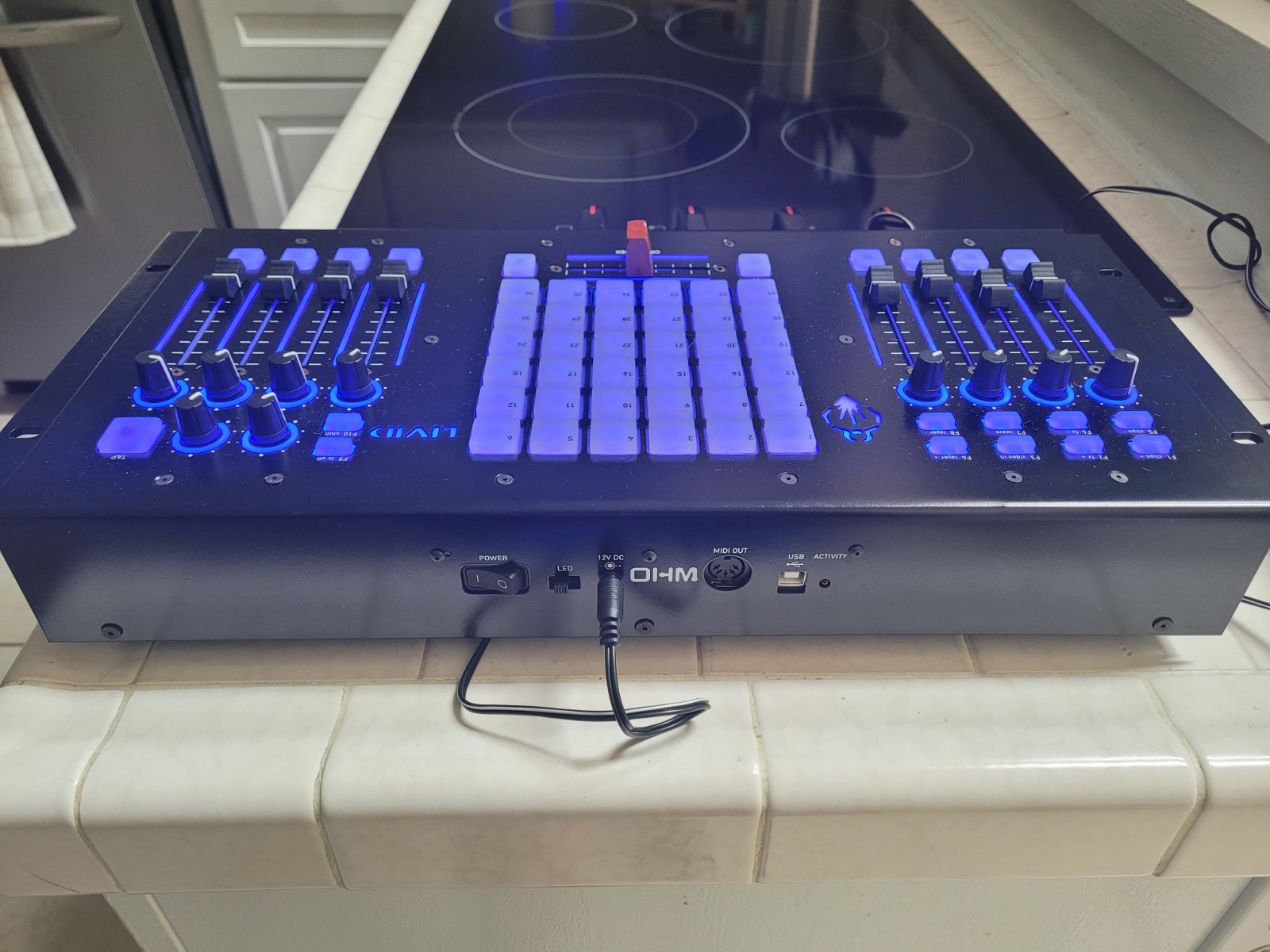 Livid Instruments Ohm Black Rackmount with Manuel & CD