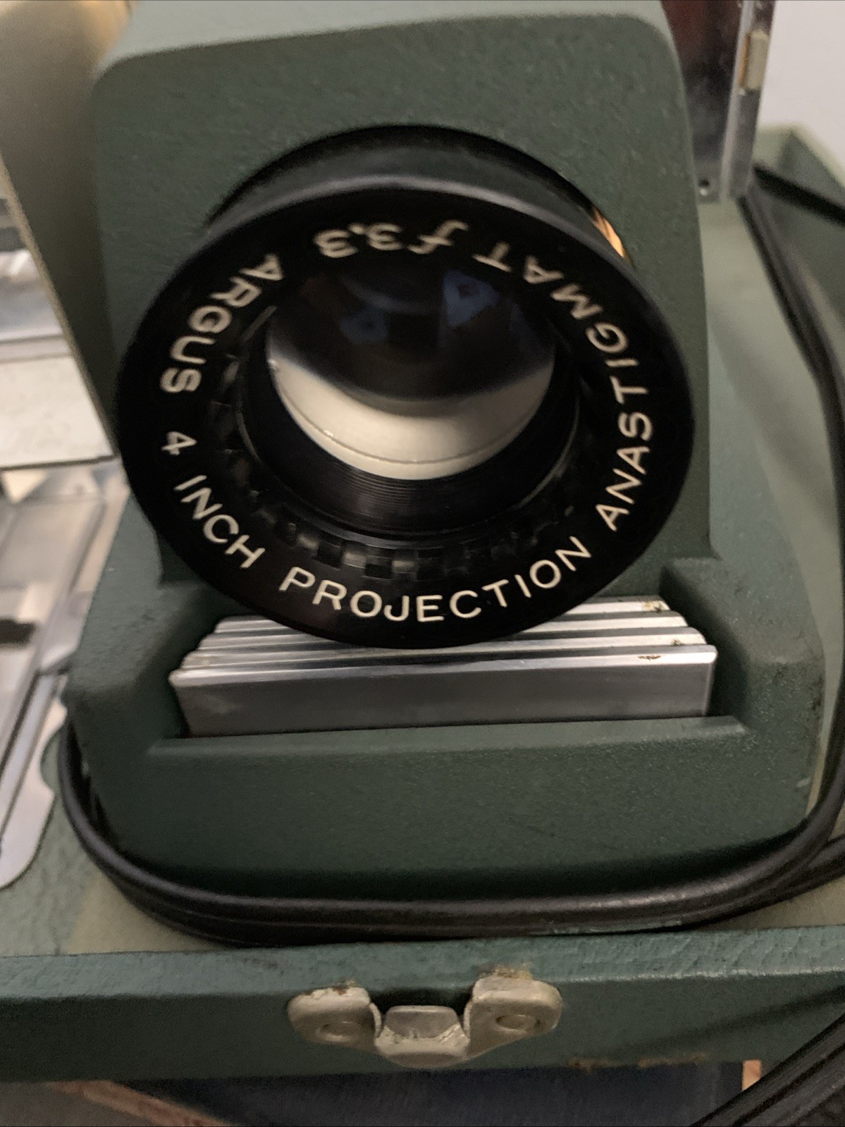 Vintage- Argus 300 Automatic Slide Projector w/ Carrying Case WORKS! Tested
