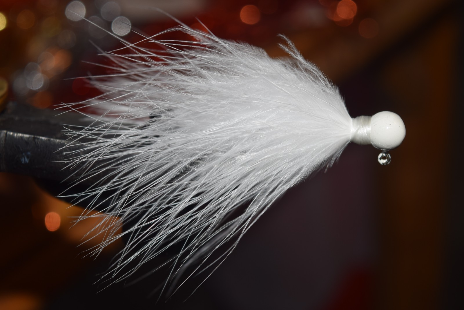 (4) WHITE MARABOU JIGS   1/6, 1/8 1/4