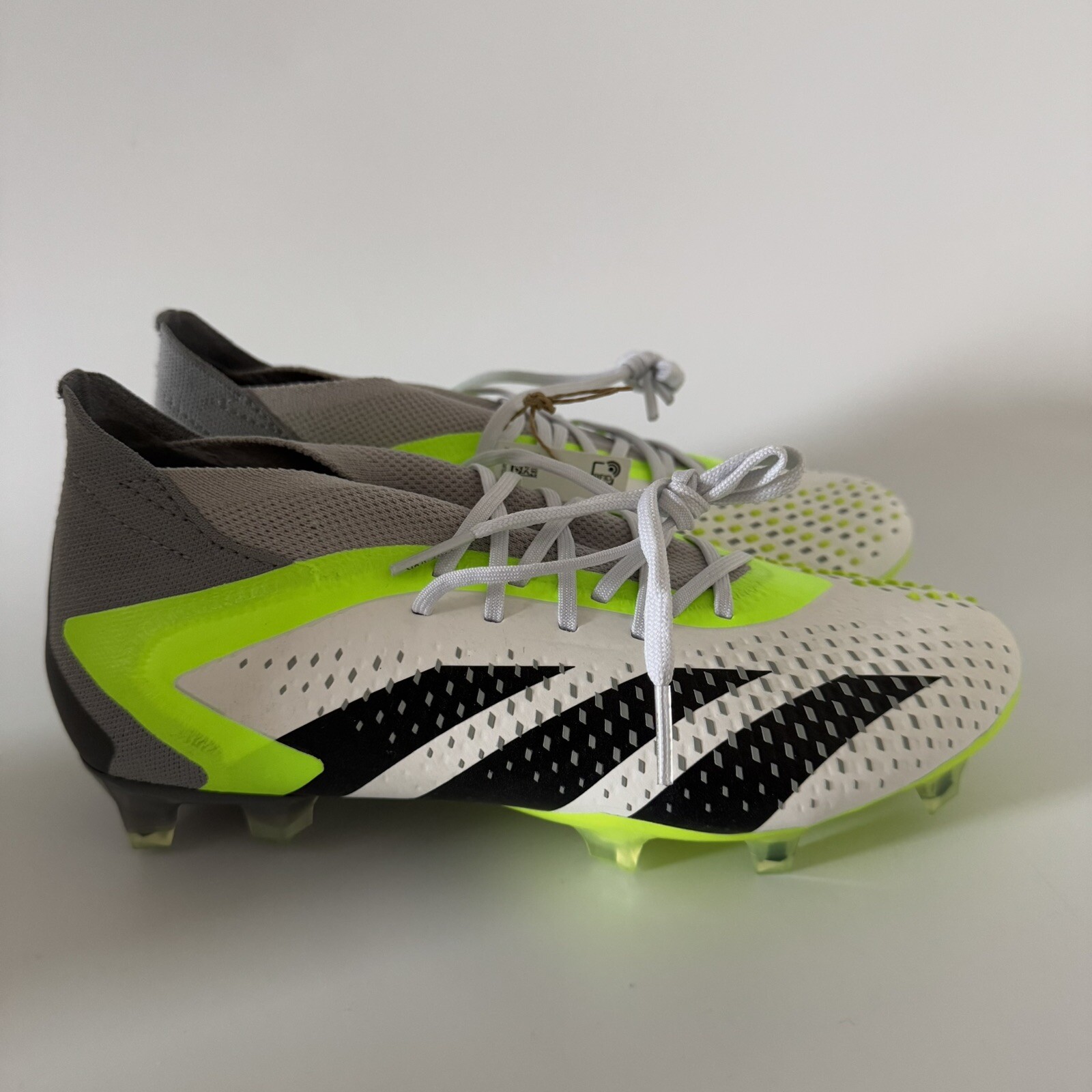 adidas Men 5.5/Women 6.5 PREDATOR ACCURACY.1 FG Soccer Cleats White/Green GZ0035