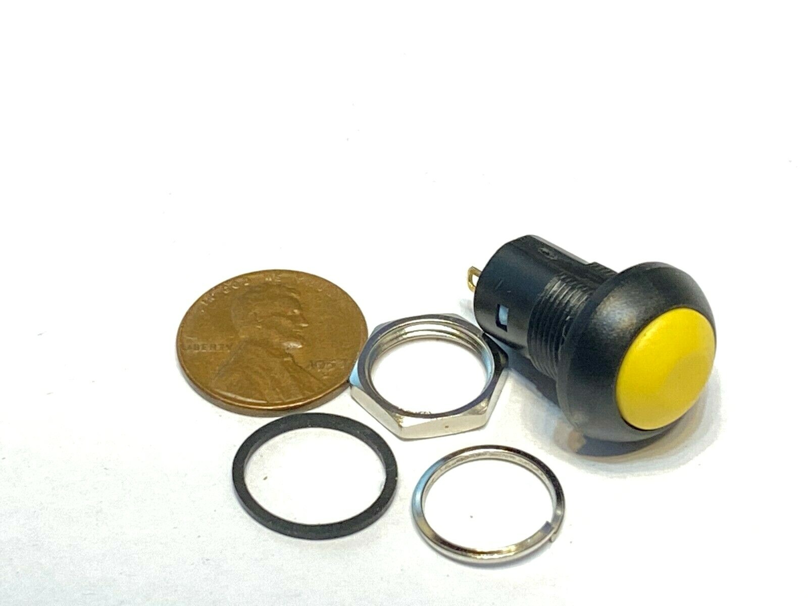 1 Piece Yellow Latching PUSH BUTTON SWITCH DC 6A 12mm normally open on/off A35