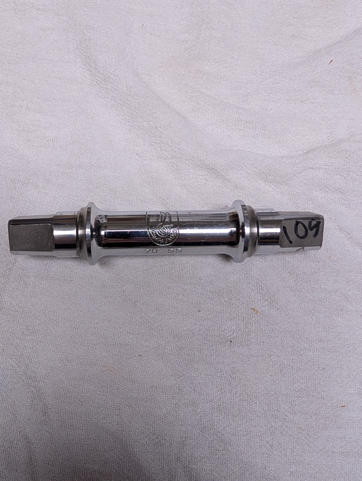 109 mm Campagnolo square taper bottom bracket spindle