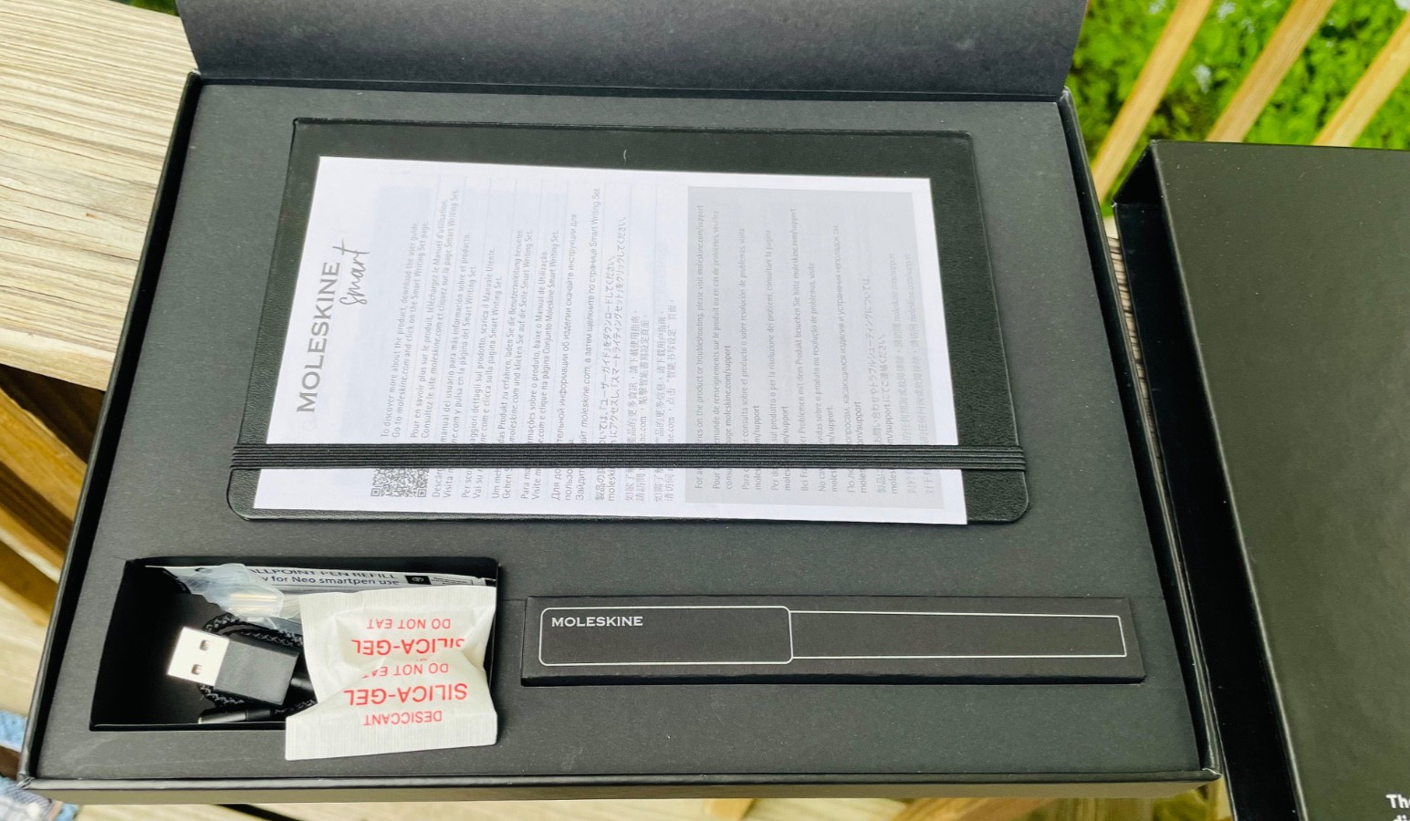 Moleskine Smart Writing Set: Smartpen, Large Smart Notebook & Charger SWS3 - New