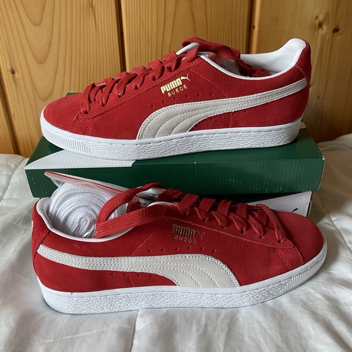 Size 9 PUMA Suede Classic XXI High Risk Red White Men's Sneakers Comfort Lace Up