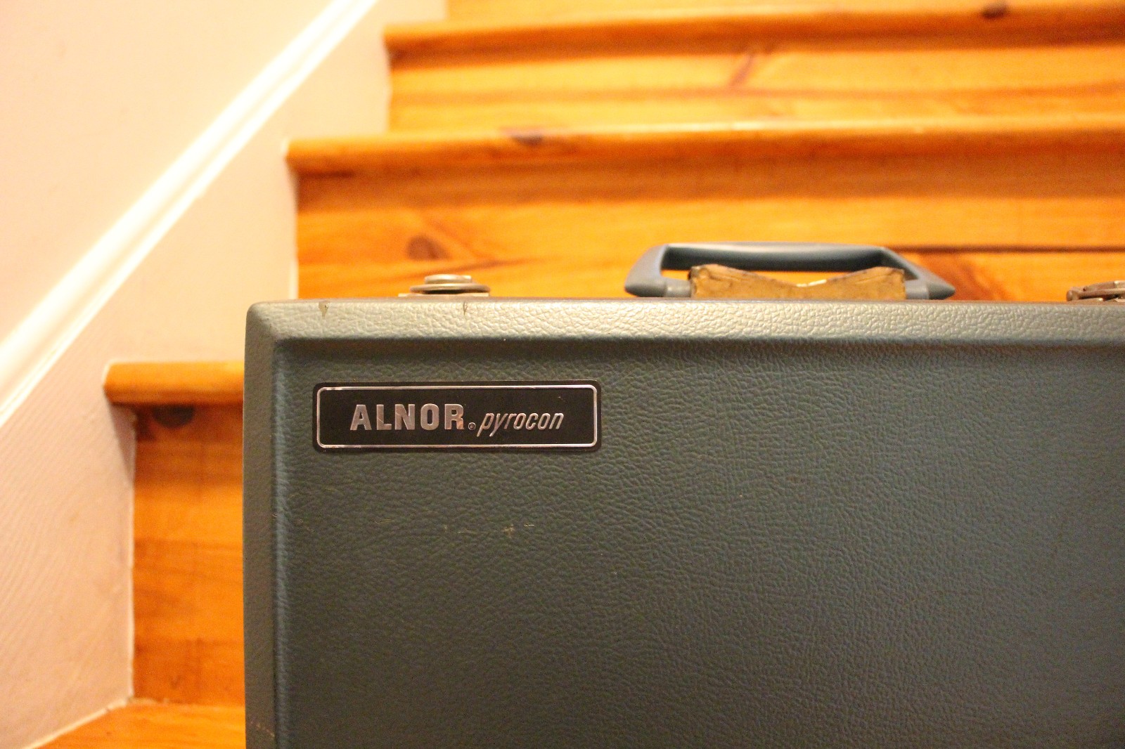 Vintage Alnor Pyrocon Thermocouple Pyrometer Surface Temperature Kit with case