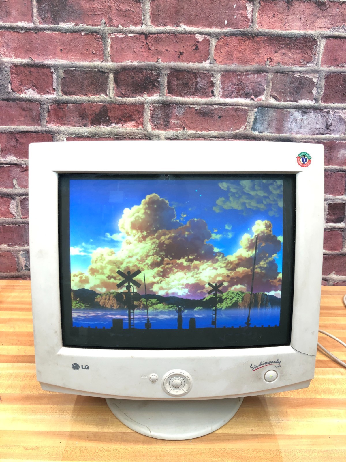 LG StudioWorks 775C 17" CRT VGA Computer Monitor Retro Gaming 1280 x 1024 @ 60Hz