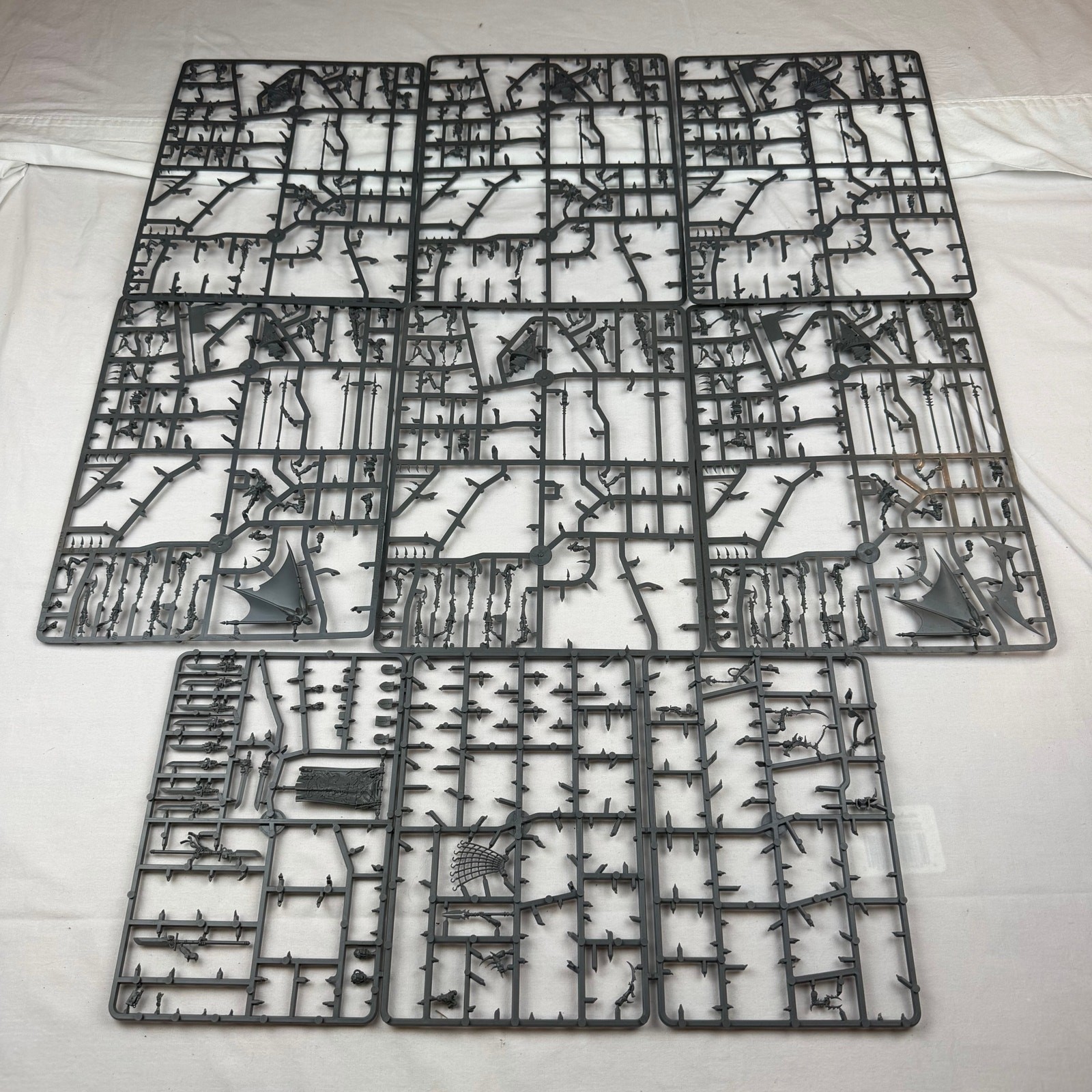 Warhammer Fantasy Dark Elves Lot Witch Elves Spearmen Crossbowmen Sprues OOP
