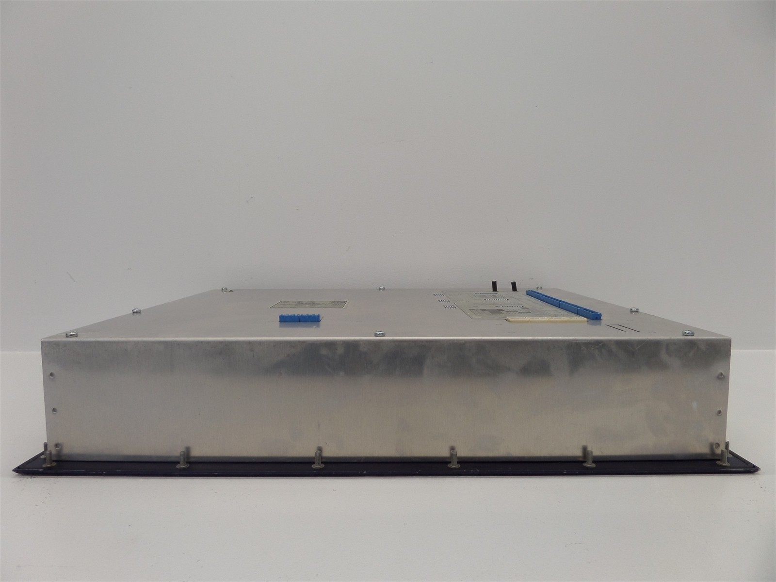 Gecma Challenger 18I-FMO Terminal Display Unit - Missing Ground Pin